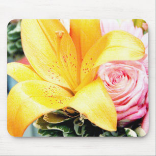 orangefarbene rosa Hochzeitsblumen Sternlilie Rose Mousepad