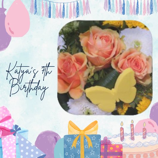 Orangefarbene Rose, gelbe Schmetterlingspapiere Te Pappteller