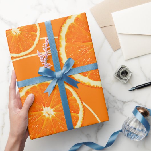 Orangefarbene Scheiben zum Feiern Geschenkpapier (Schenken)