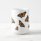 Orangefarbene Schmetterlingswelt Kaffeetasse (Mittel)