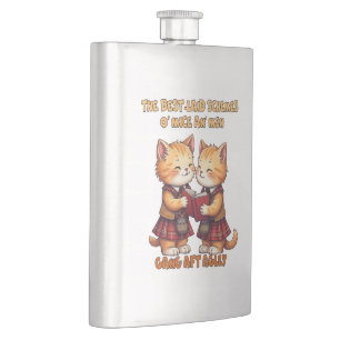 Orangefarbene schottische Katze, die Burns rezitie Flachmann