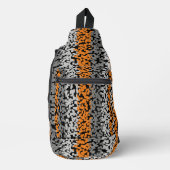 Orangefarbene schwarz pixelförmige Streifen Crossbody Bag (Vorderseite)