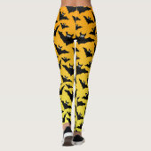 Orangefarbene schwarze Fledermäuse Halloween-Muste Leggings (Rückseite)