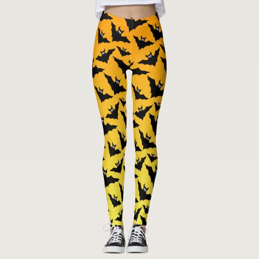 Orangefarbene schwarze Fledermäuse Halloween-Muste Leggings (Vorderseite)