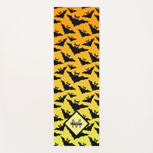 Orangefarbene schwarze Fledermäuse Halloween-Muste Yogamatte (Vorderseite)