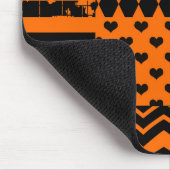 Orangefarbene schwarze gemischte Muster - Designmu Mousepad (Ecke)