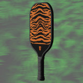 Orangefarbene schwarze Tigerstreifen und Monogramm Pickleball Schläger