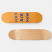 Orangefarbene Skateboard (Horizontal)
