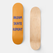 Orangefarbene Skateboard (Vorderseite)