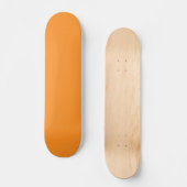 Orangefarbene Skateboard (Vorderseite)