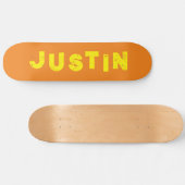 Orangefarbene Skateboard - personalisierter Name (Horizontal)