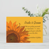 Orangefarbene Sonnenblumen auf gelber Hochzeit spe Einladung (Stehend Vorderseite)