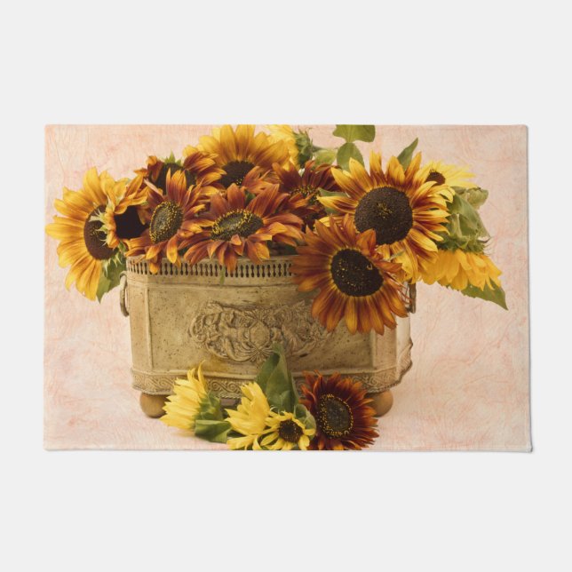 Orangefarbene Sonnenblumen im Körbchen Fußmatte (Vorderseite)