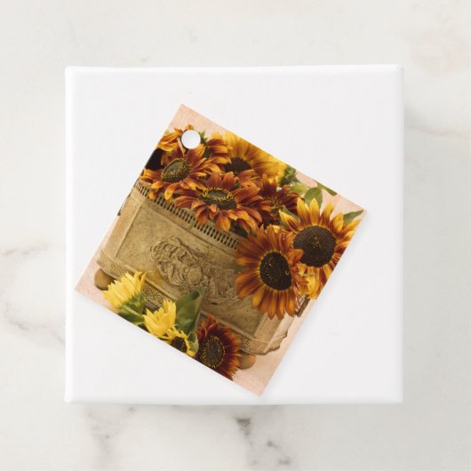 Orangefarbene Sonnenblumen im Körbchen Geschenkanhänger (Beispiel)