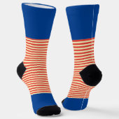 Orangefarbene Streifen auf blau Socken (Gewinkelt)