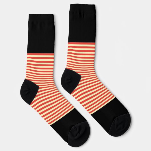 Orangefarbene Streifen auf schwarz Socken (Rechts)