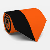 Orangefarbene Streifen Krawatte (Gerollt)