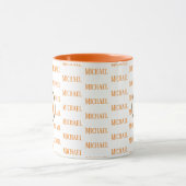 orangefarbene Tasse mit Monogramm und Namensmuster (Zentrum)