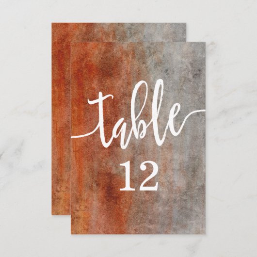 Orangefarbene Tischnummer im Herbst (Vorne/Hinten)