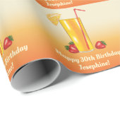 Orangefarbene tropische Getränke und Erdbeeren zum Geschenkpapier (Rolleneckpunkt)