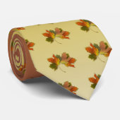 Orangefarbene und goldene Herbstblätter Krawatte (Gerollt)
