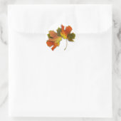 Orangefarbene und goldene Herbstblätter Runder Aufkleber (Tasche)