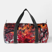 Orangefarbene und rote Blätter Duffle Bag (Rückseite)