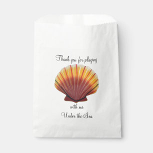 Orangefarbene und rote Scallop-Muschel Geschenktütchen