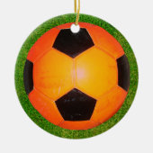 Orangefarbene und schwarze Fußball-Ball Keramik Ornament (Vorne)