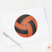 Orangefarbene und schwarze Volleyball Runder Aufkleber (Umschlag)