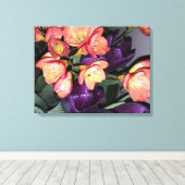 Orangefarbene und violette Blumen Leinwanddruck (Insitu (Holzboden))