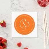 Orangefarbene und weiße Dosenmonogramm Serviette (Beispiel)