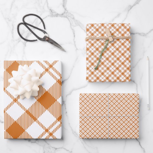 Orangefarbene und weiße Karierte Papierblätter Geschenkpapier Set (Vorderseite)