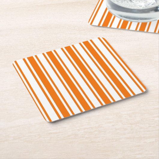 Orangefarbene und weiße Streifen Rechteckiger Pappuntersetzer (angewinkelt)