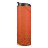 Orangefarbene und weiße Textilien Thermosbecher (Nach rechts gedreht)