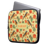 Orangefarbene Vögel und Granatapfelmuster Laptopschutzhülle (Vorderseite Links)