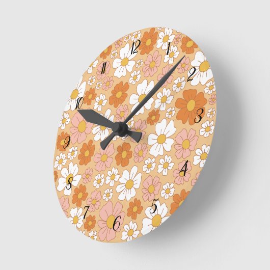 Orangefarbene Wand-Uhr mit weißem Blumenmuster Runde Wanduhr (Winkel)