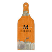 Orangefarbene weiße Pumpkins Meine Kochen-Monogram Schneidebrett (Vorderseite)