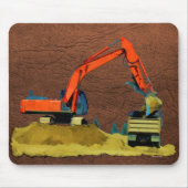 Orangefarbener Bagger und Gelber Sprengwagen Mousepad (Vorne)