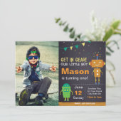 Orangefarbener Geburtstag Einladung mit Foto (Stehend Vorderseite)