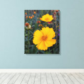 Orangefarbener Kosmos in der Vordergrundfotografie Leinwanddruck (Insitu (Holzboden))