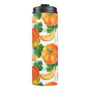 Orangefarbener Kürbis auf weißem Hintergrund. Naht Thermosbecher