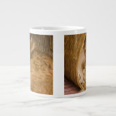 Orangefarbener Schlaf in Hürde Jumbo-Tasse (Vorderseite)