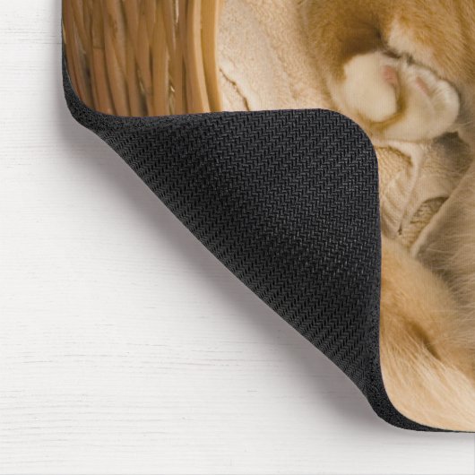 Orangefarbener Schlaf in Hürde Mousepad (Ecke)