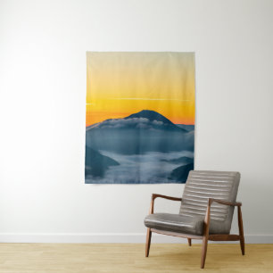 Orangefarbener Sonnenaufgang oberhalb von Uršlja g Wandteppich