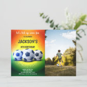 Orangefarbener und gelber Fußball Einladung zum Ge (Stehend Vorderseite)