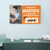 Orangefarbenes Abschluss-Banner mit Deckel 2023 Banner (Messeveranstaltung)