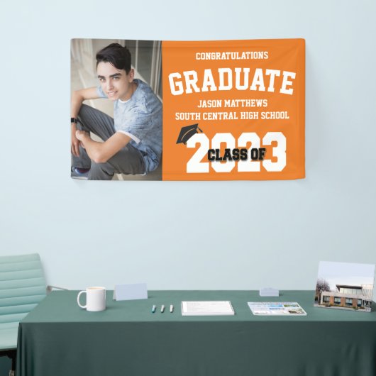 Orangefarbenes Abschluss-Banner mit Deckel 2023 Banner (Messeveranstaltung)