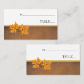 Orangefarbenes Ahorn-Blätter auf brauner Hochzeits Platzkarte (Vorne/Hinten)