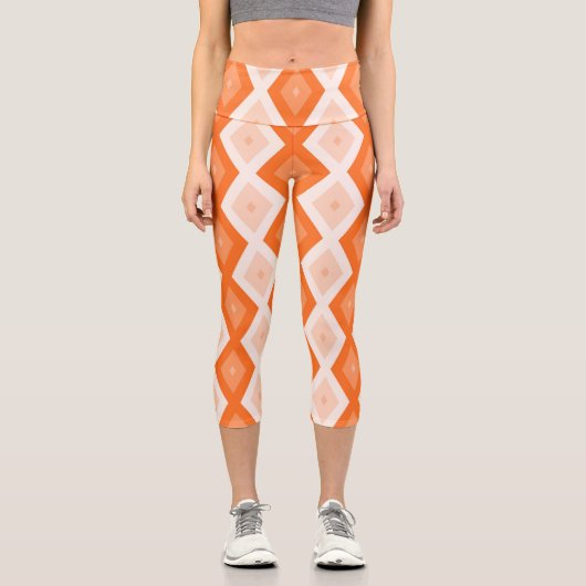 Orangefarbenes Diamantmuster Capri Leggings (Vorderseite)